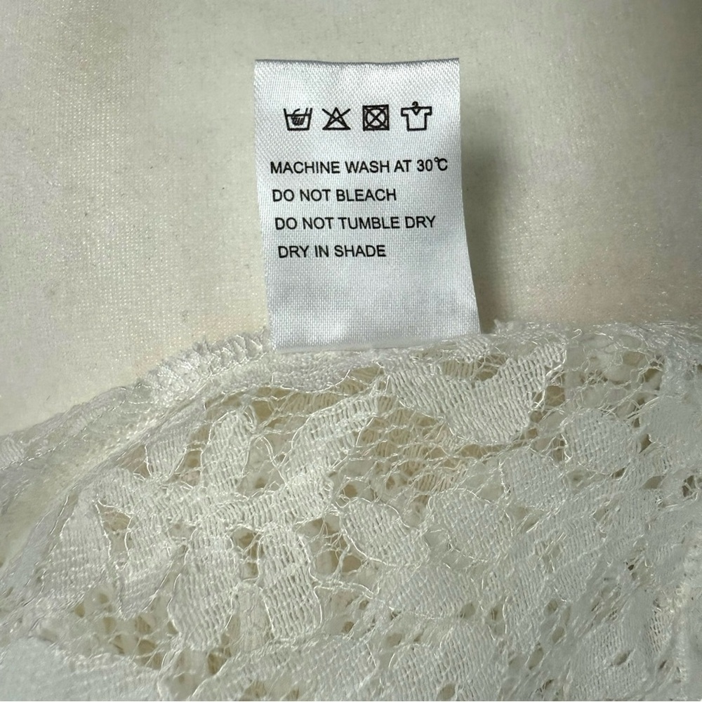 Chicwish White Lace Sleeveless Blouse - Picture 6 of 7